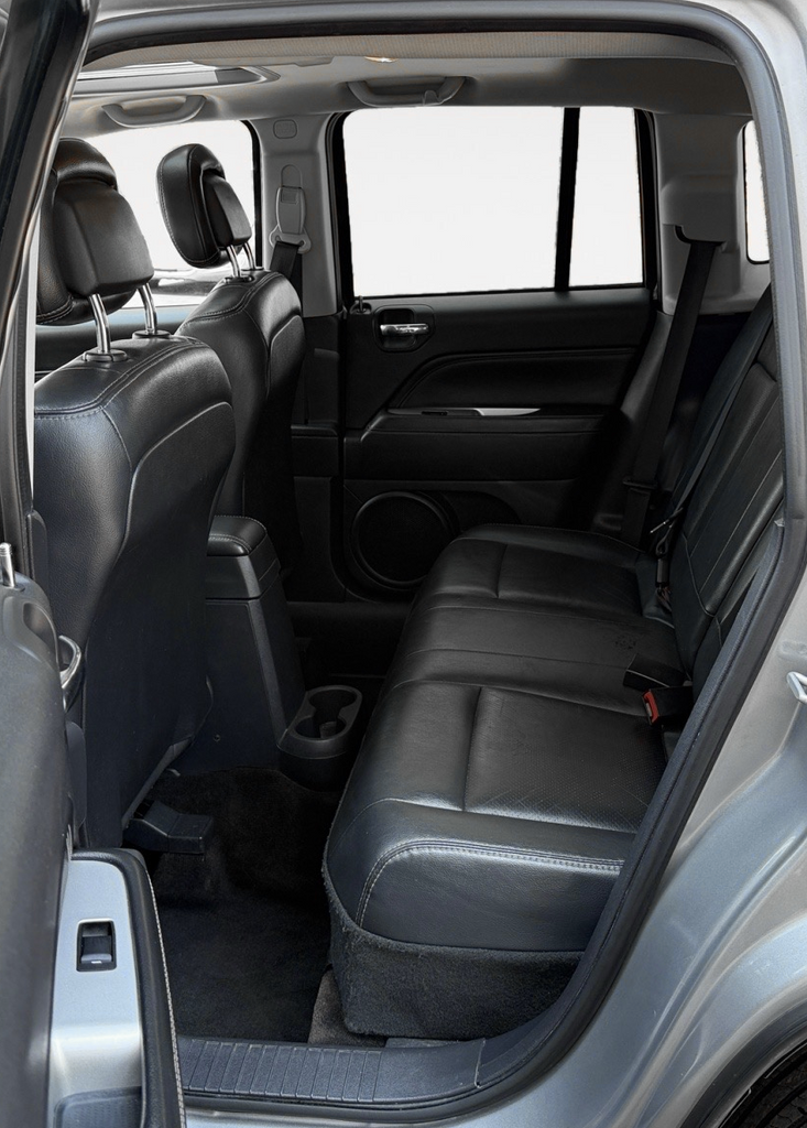 Vehicle image 13 of 35