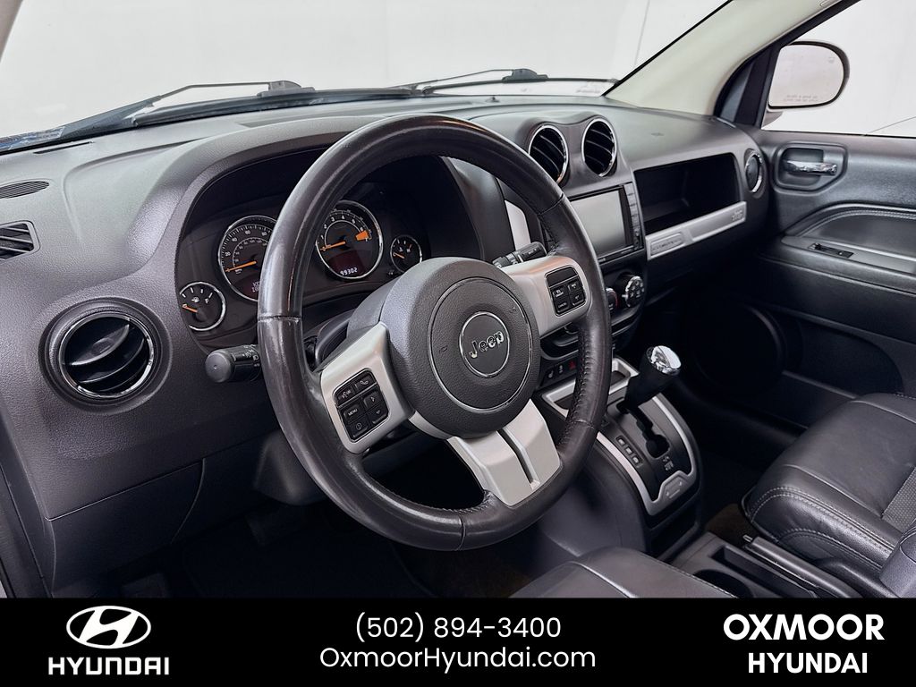 Vehicle image 25 of 31