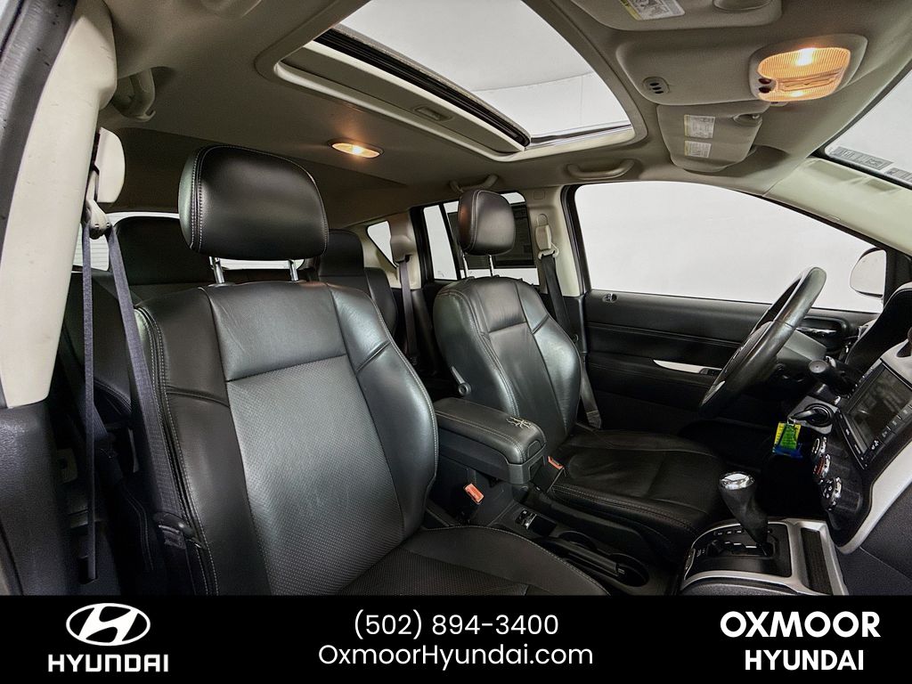 Vehicle image 26 of 31