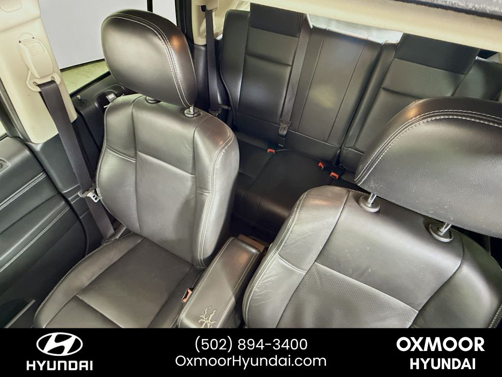 Vehicle image 24 of 31