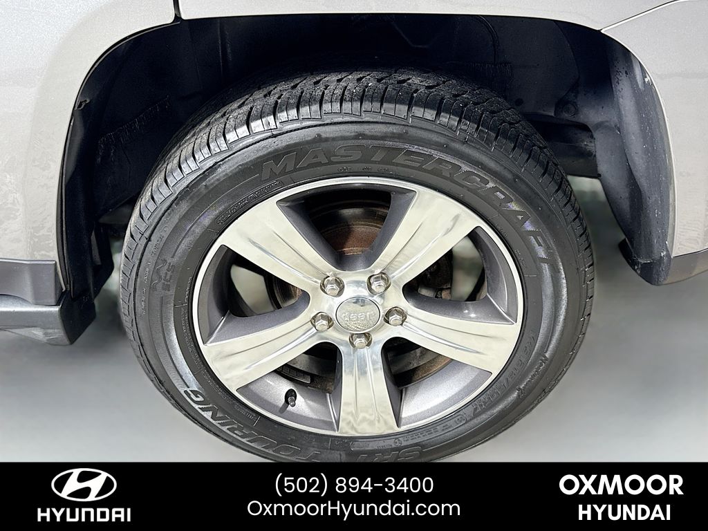 Vehicle image 9 of 31