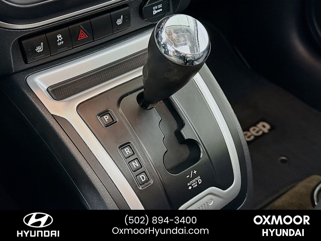 Vehicle image 15 of 31
