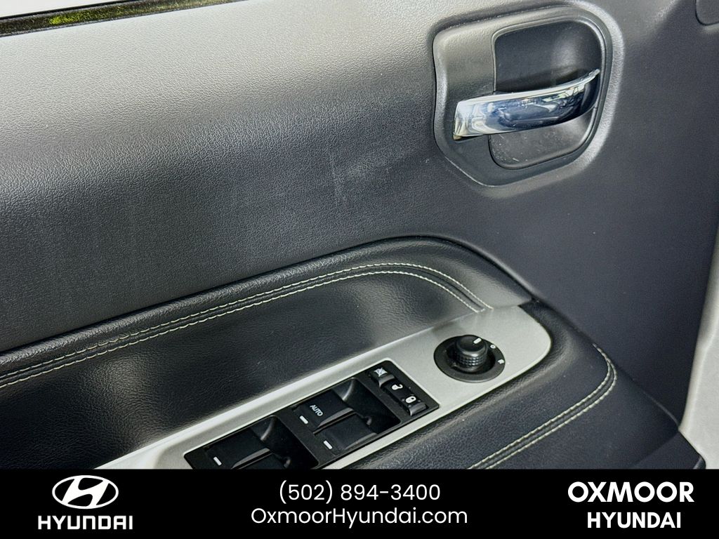 Vehicle image 12 of 31