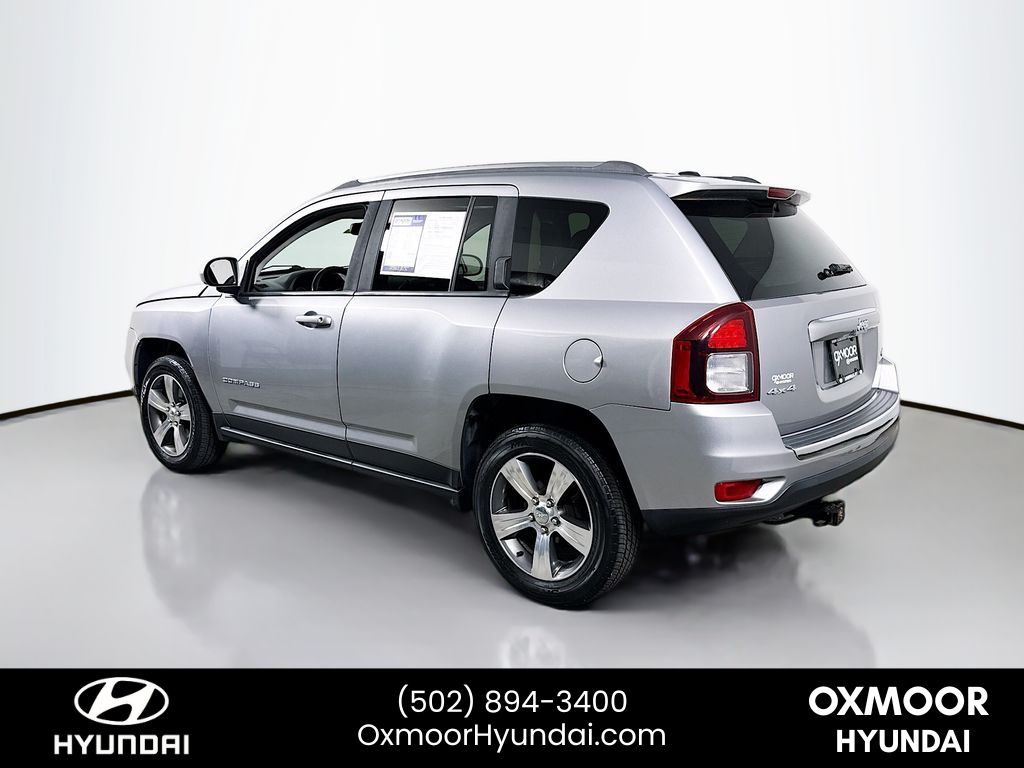 Vehicle image 7 of 31