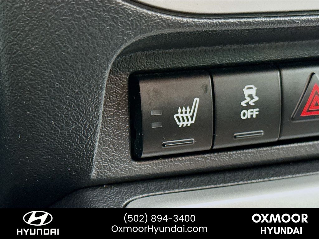 Vehicle image 13 of 31