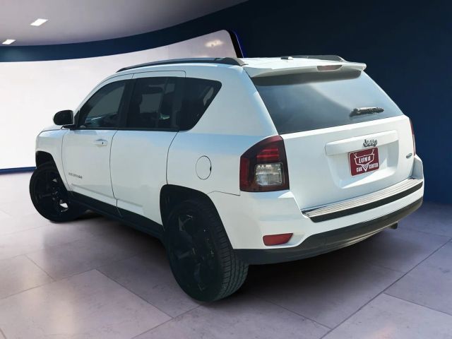 Vehicle image 7 of 24