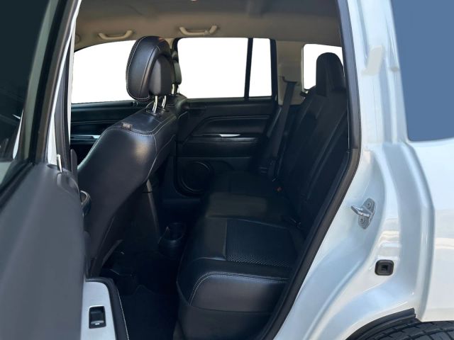 Vehicle image 15 of 24