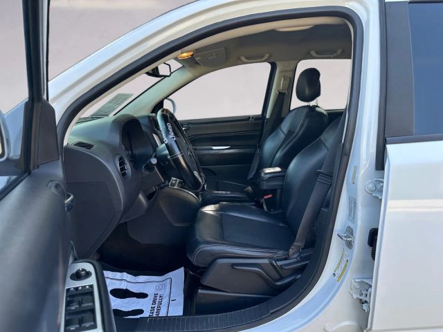Vehicle image 14 of 24