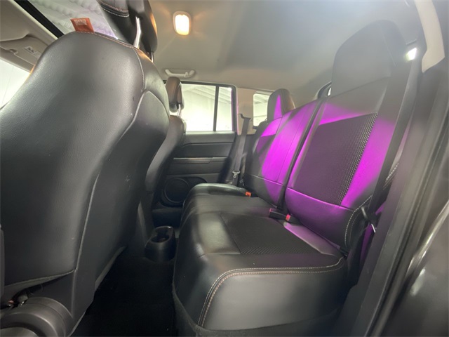 Vehicle image 18 of 23