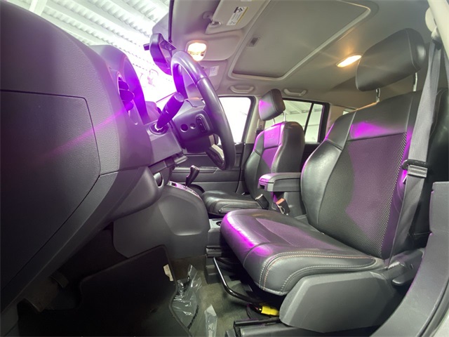 Vehicle image 10 of 23