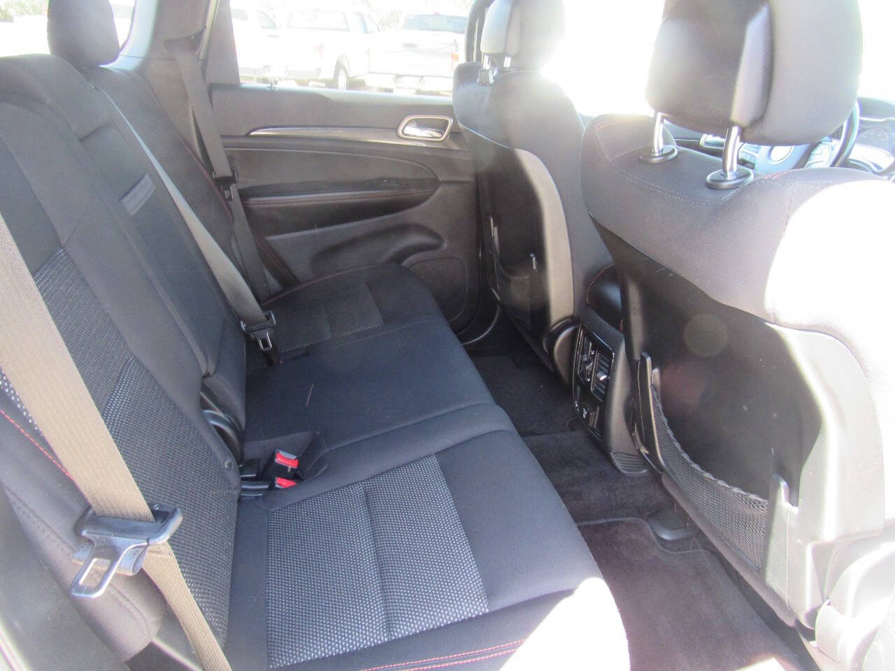 Vehicle image 16 of 23