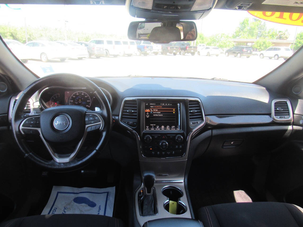 Vehicle image 18 of 23