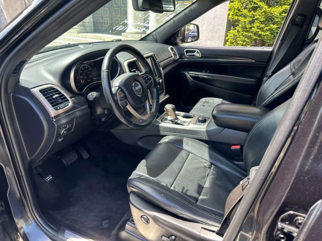 Vehicle image 23 of 35
