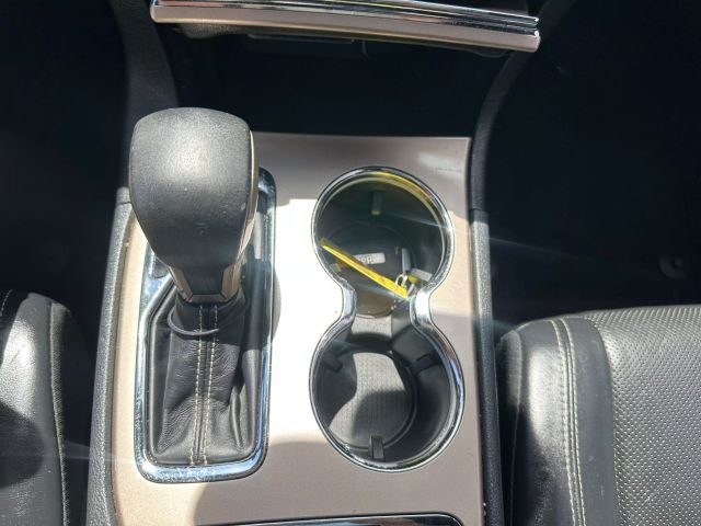 Vehicle image 27 of 35