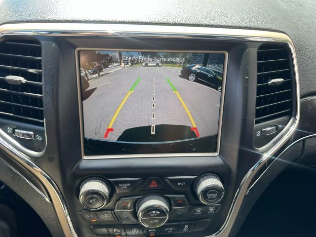 Vehicle image 25 of 35