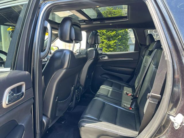Vehicle image 20 of 35