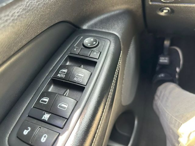 Vehicle image 32 of 35