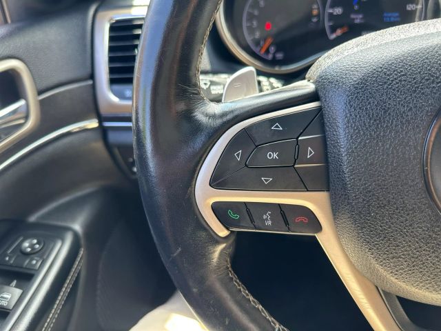 Vehicle image 33 of 35