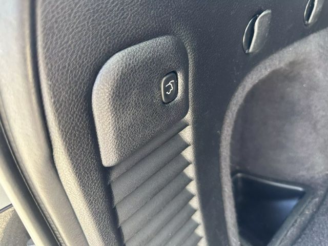 Vehicle image 16 of 35