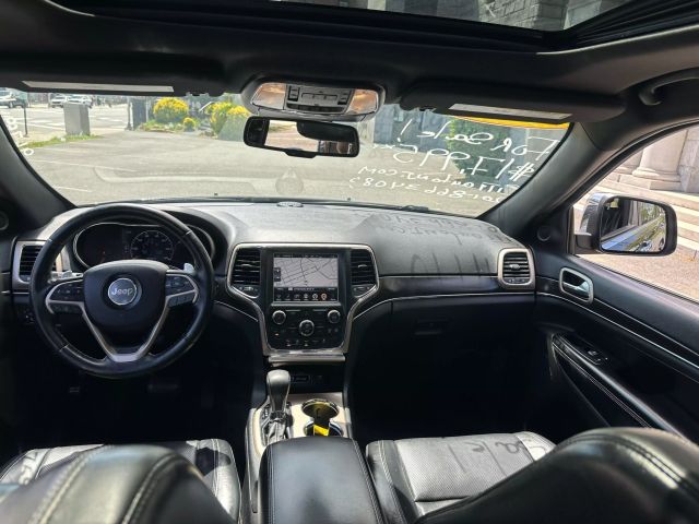 Vehicle image 18 of 35
