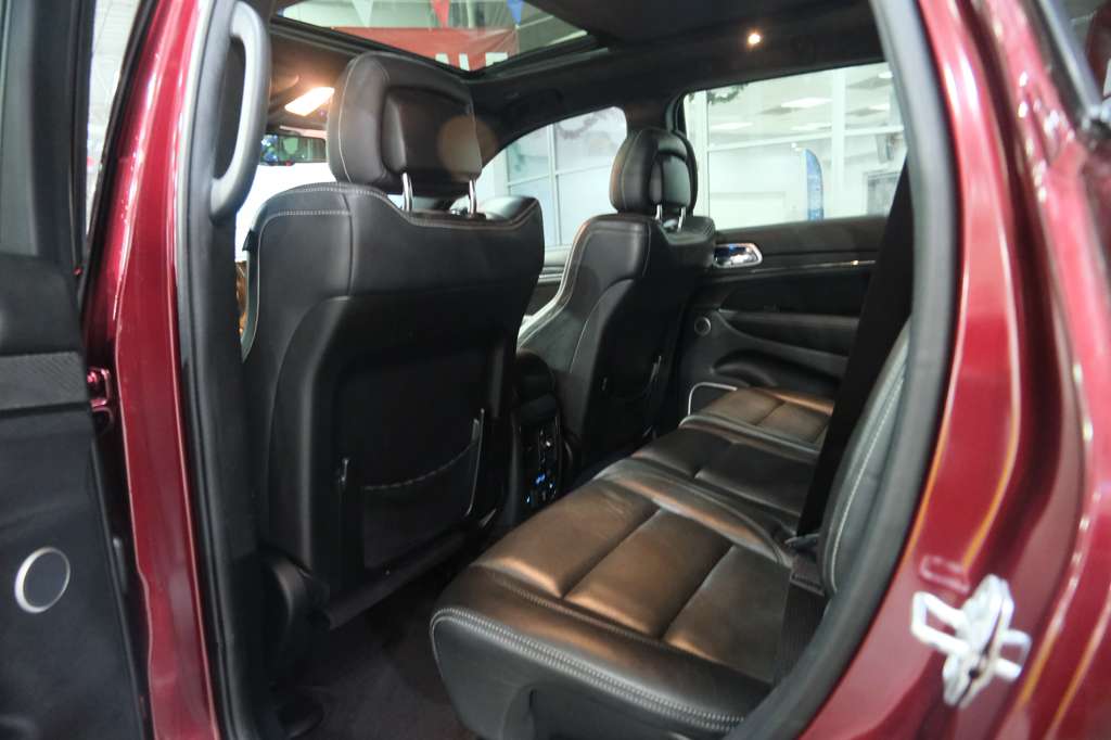 2016 Jeep Grand Cherokee SRT Night Image 18 of 42