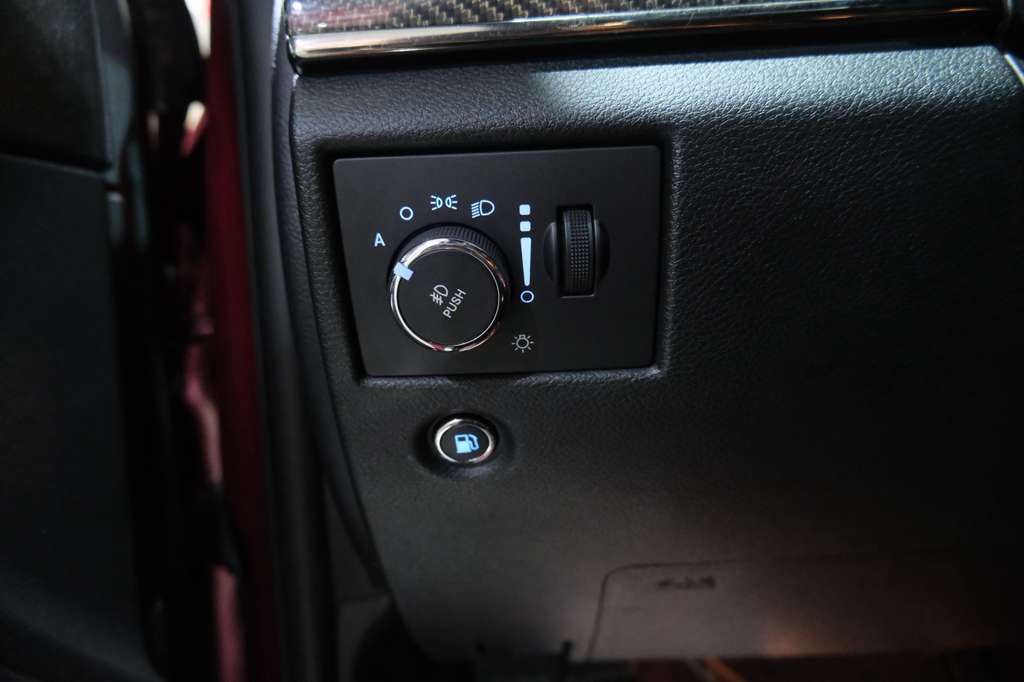 2016 Jeep Grand Cherokee SRT Night Image 32 of 42