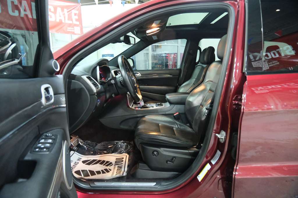 2016 Jeep Grand Cherokee SRT Night Image 34 of 42