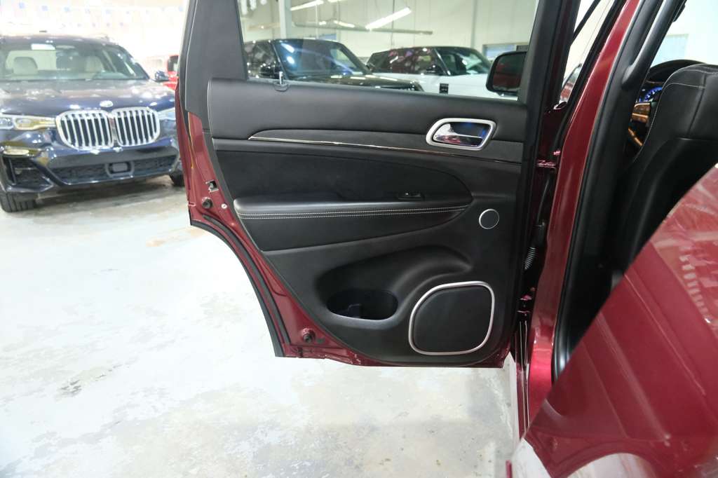 2016 Jeep Grand Cherokee SRT Night Image 41 of 42