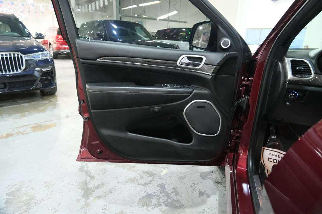 2016 Jeep Grand Cherokee SRT Night Image 37 of 42