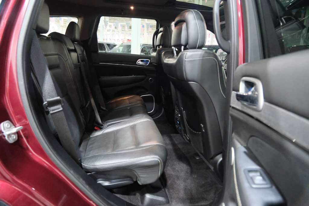 2016 Jeep Grand Cherokee SRT Night Image 15 of 42