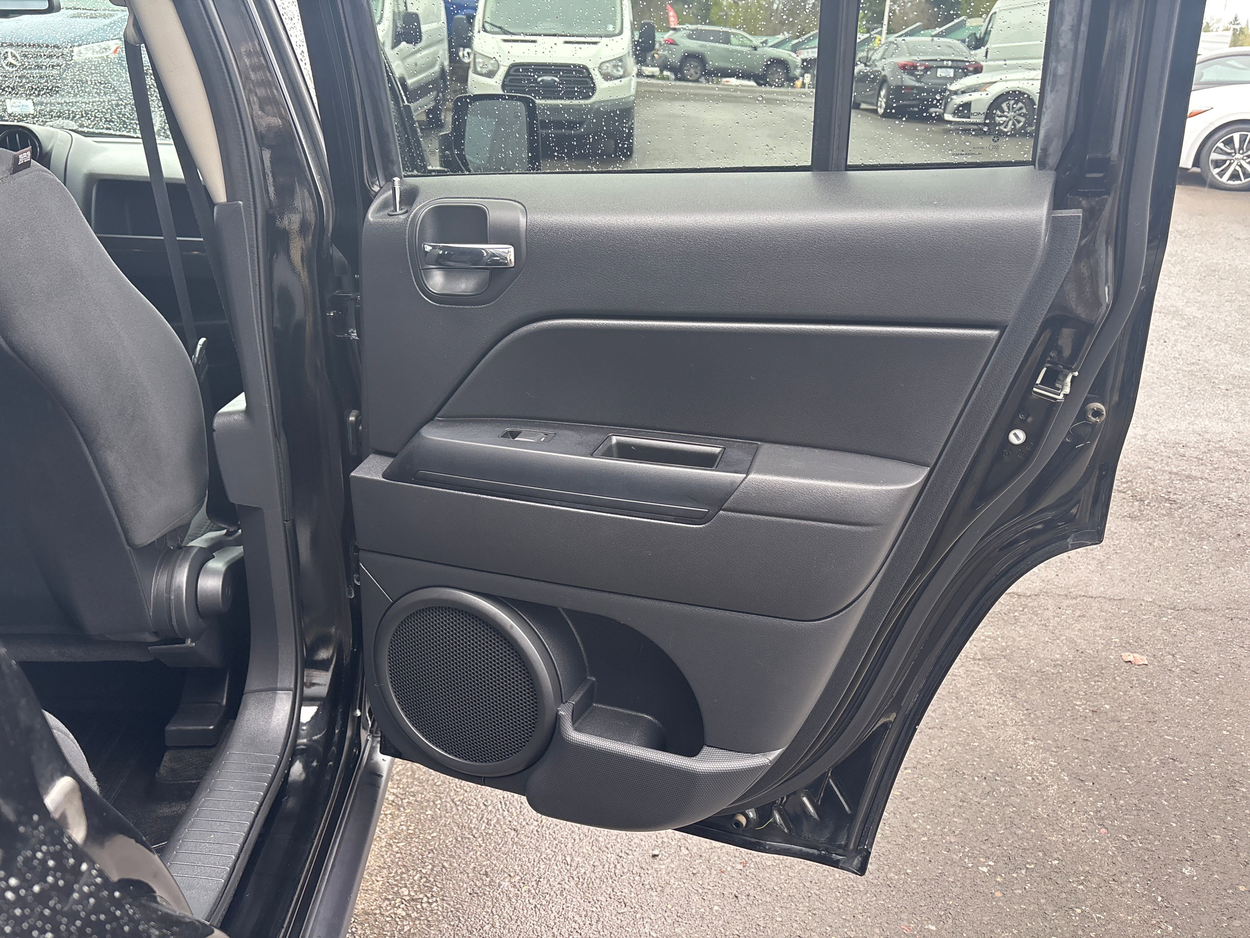 Vehicle image 17 of 24