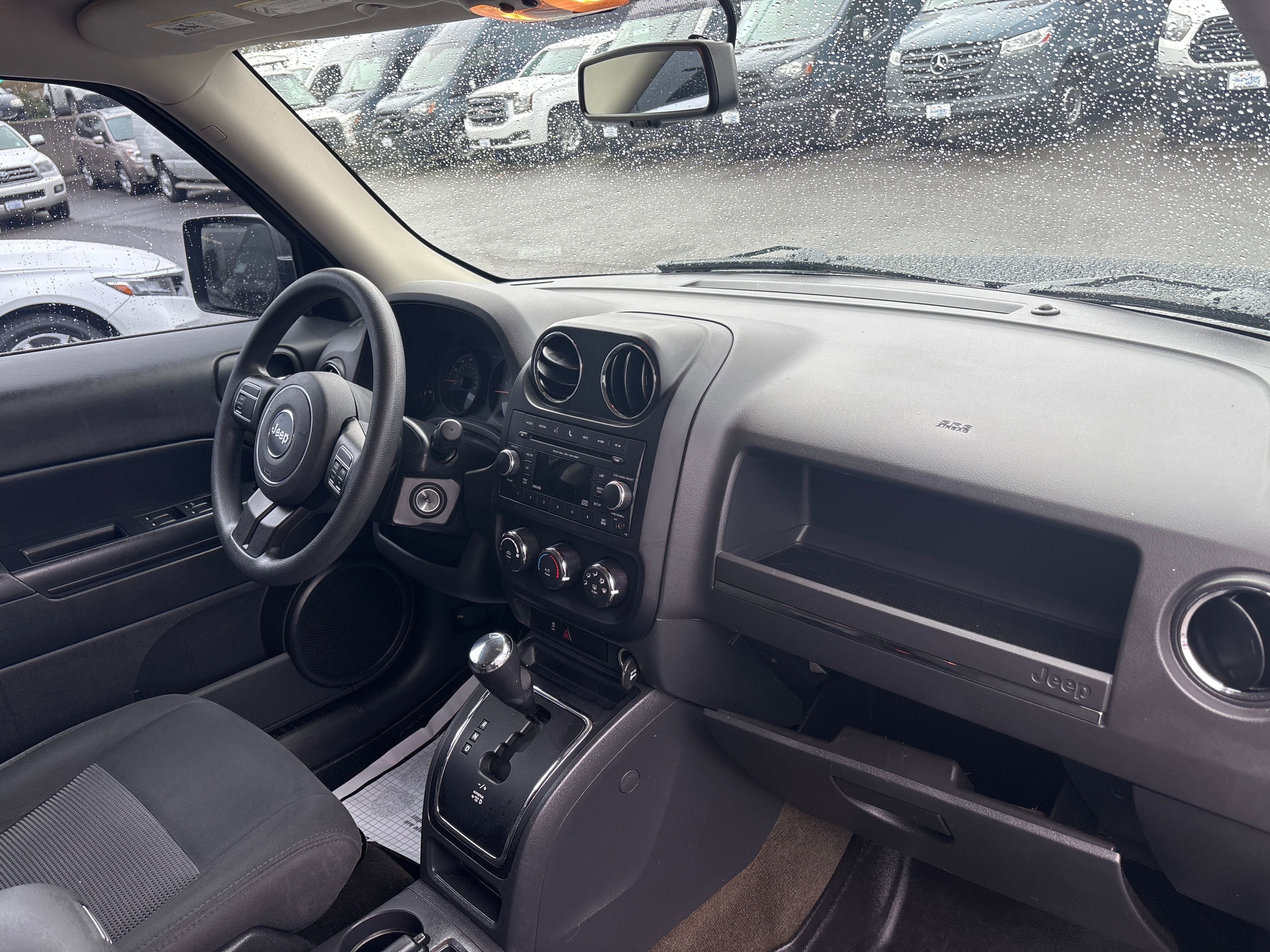 Vehicle image 21 of 24