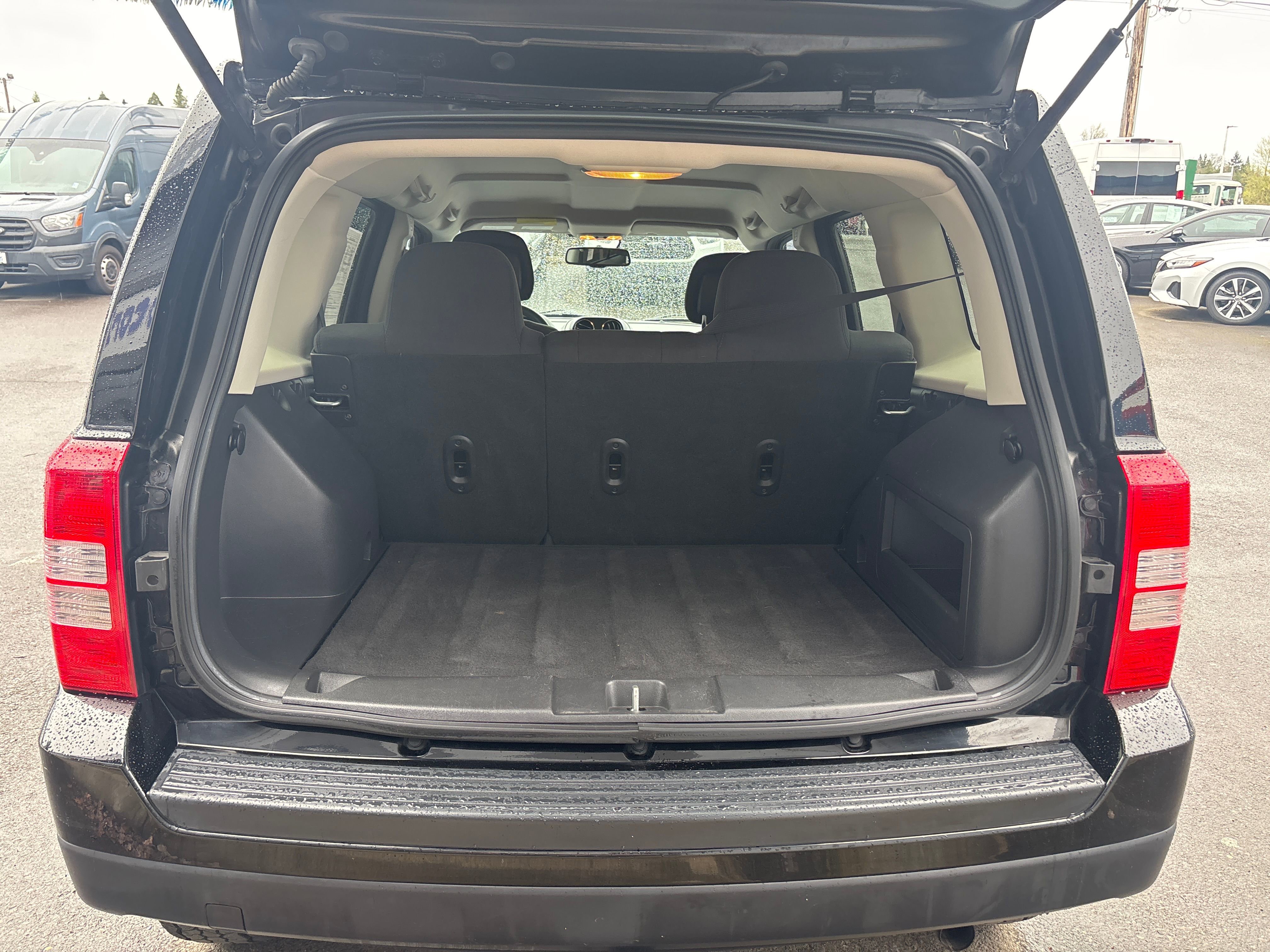 Vehicle image 16 of 24