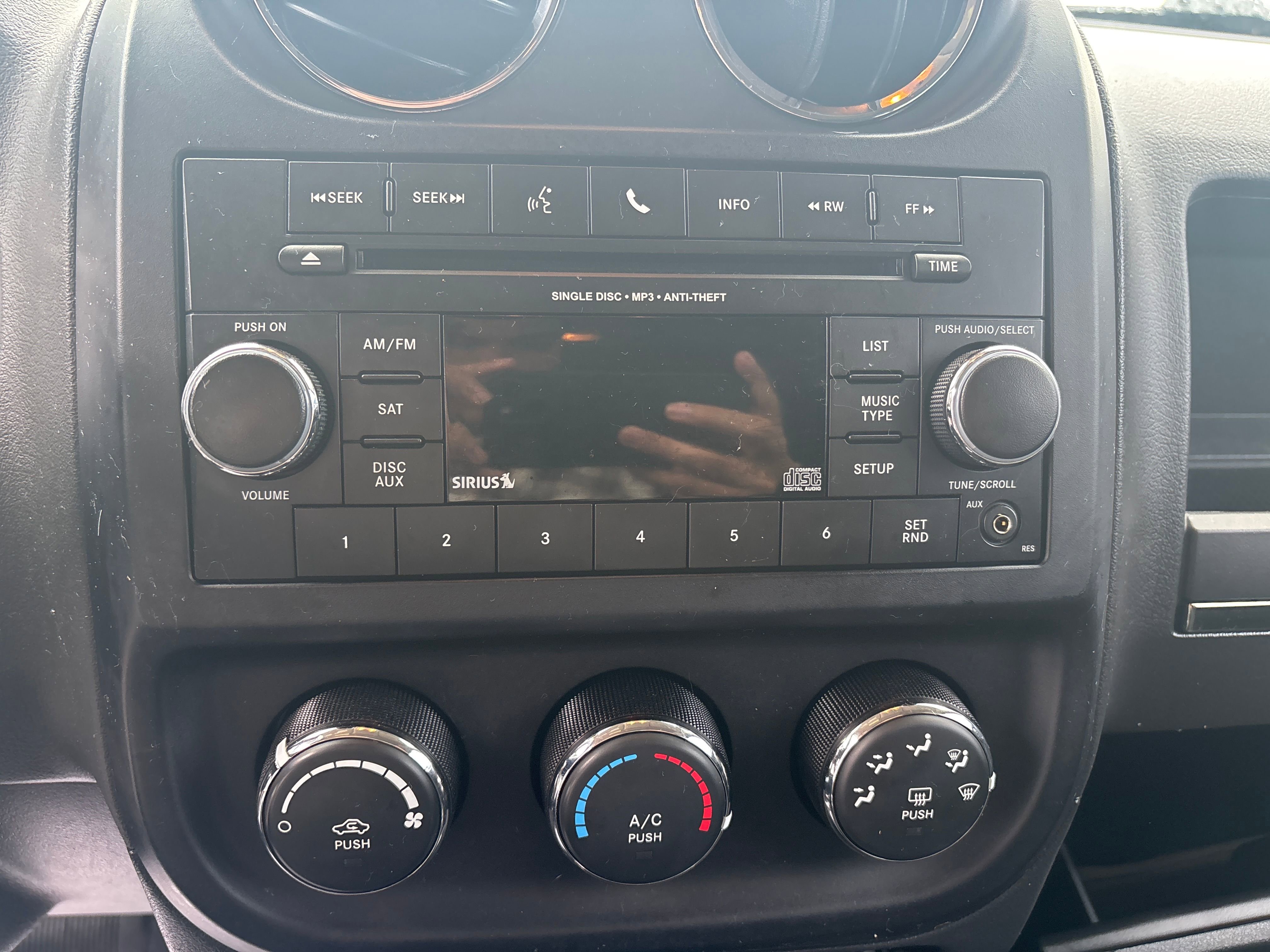 Vehicle image 22 of 24