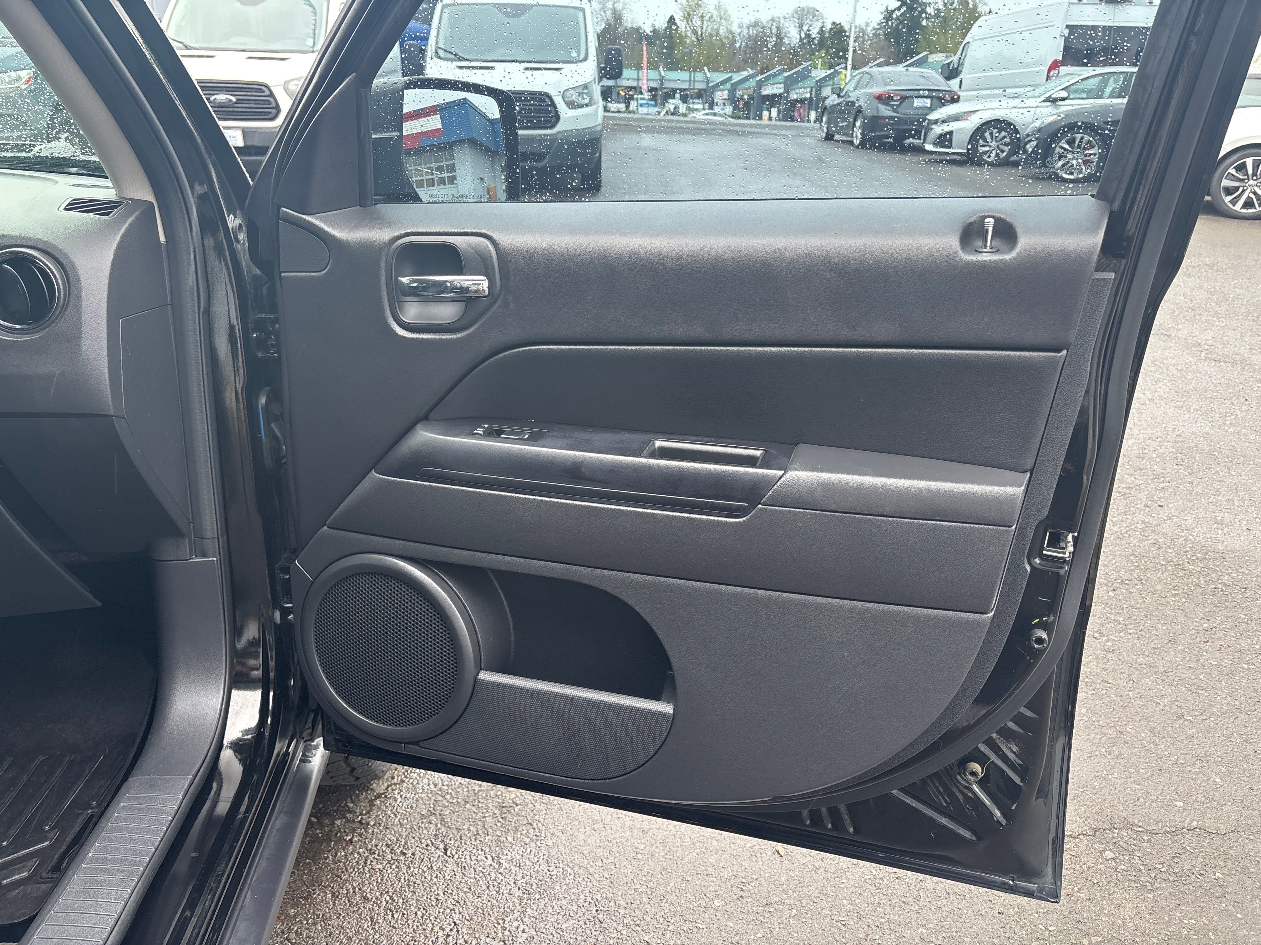 Vehicle image 19 of 24