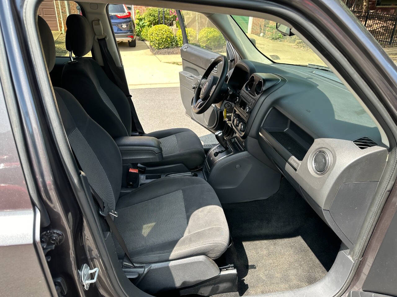 Vehicle image 13 of 20
