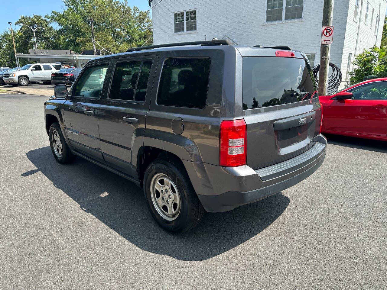 Vehicle image 8 of 20