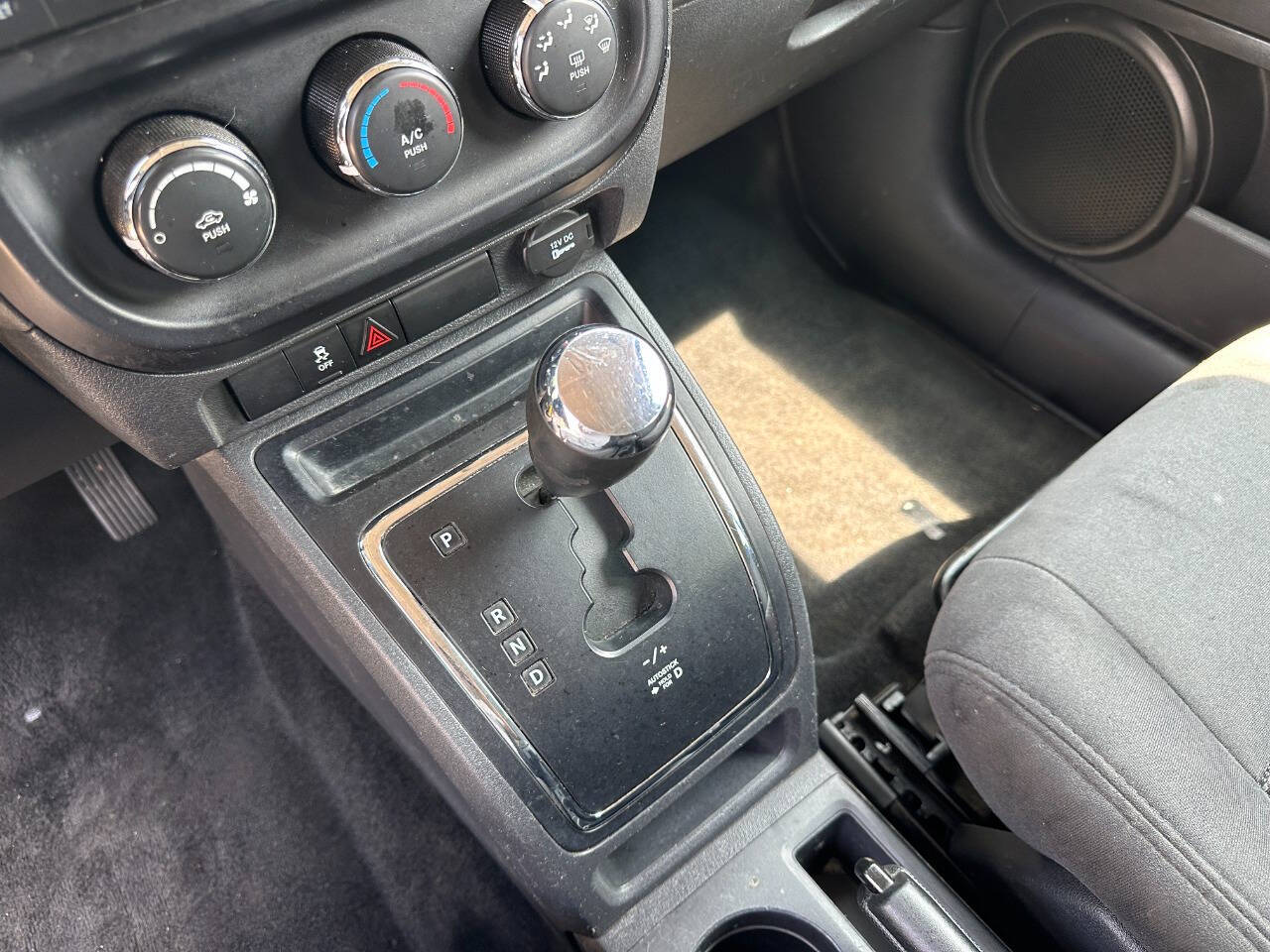 Vehicle image 19 of 20