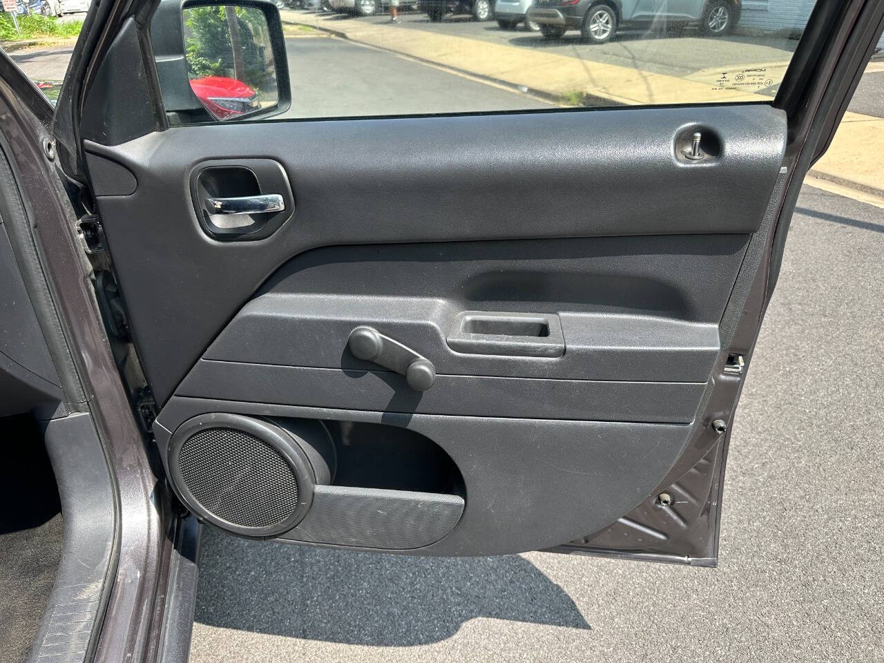 Vehicle image 14 of 20