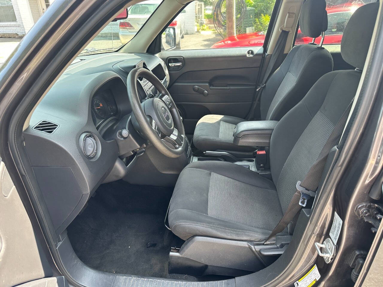 Vehicle image 10 of 20