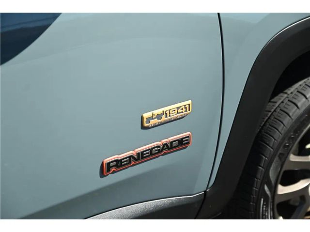 2016 Jeep Renegade 75th Anniversary Image 18 of 19
