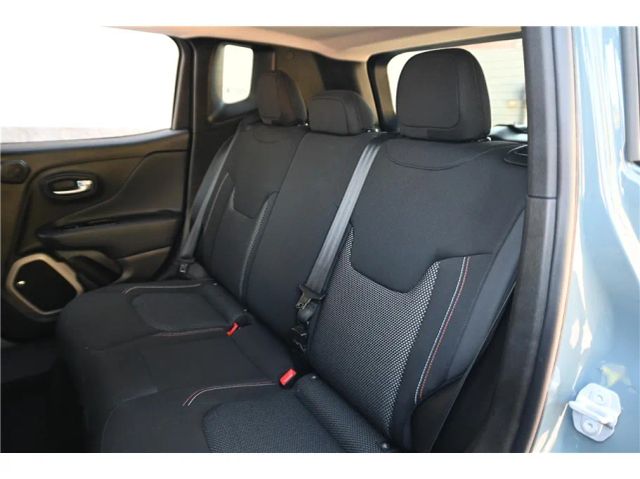 2016 Jeep Renegade 75th Anniversary Image 10 of 19