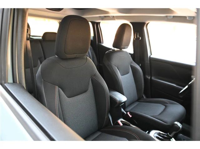 2016 Jeep Renegade 75th Anniversary Image 8 of 19