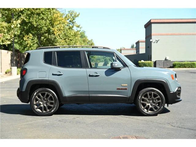 2016 Jeep Renegade 75th Anniversary Image 3 of 19