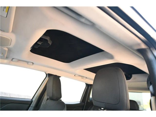 2016 Jeep Renegade 75th Anniversary Image 13 of 19