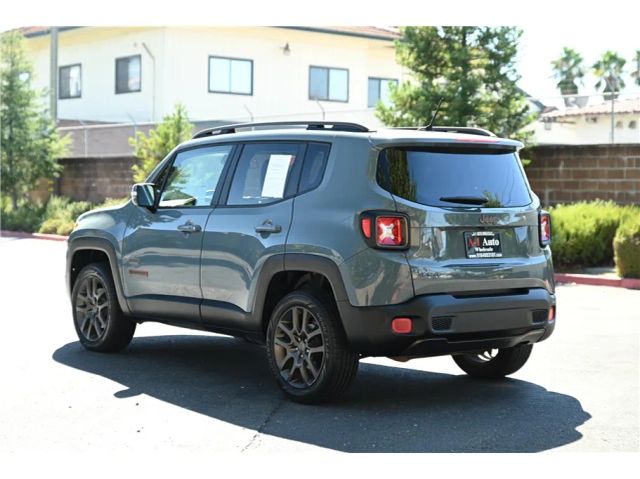 2016 Jeep Renegade 75th Anniversary Image 5 of 19