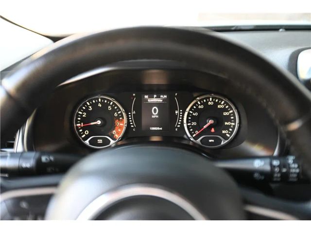 2016 Jeep Renegade 75th Anniversary Image 16 of 19