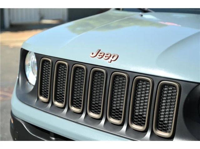 2016 Jeep Renegade 75th Anniversary Image 19 of 19