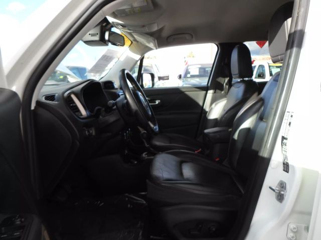 Vehicle image 18 of 25