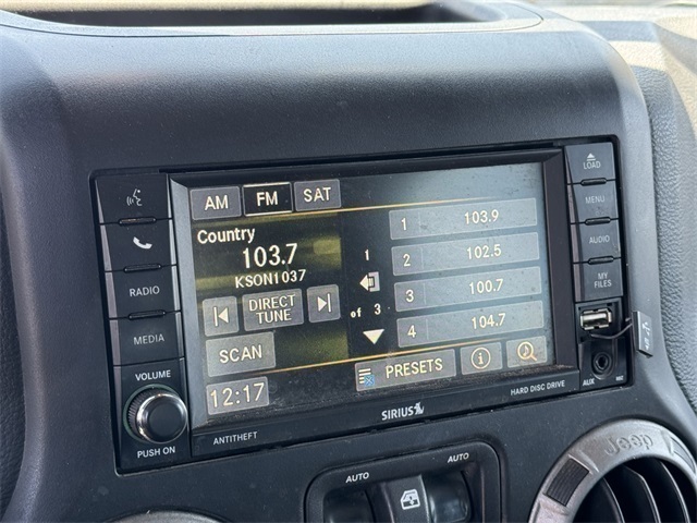 Vehicle image 21 of 43